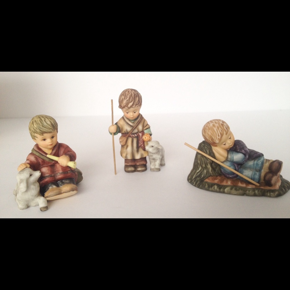 BERTA HUMMEL OLD WORLD HEIRLOOM CLASSICS NATIVITY-   “RARE”